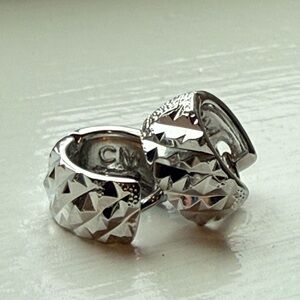 NEW Pretty Bird Jewelry Mini Textured Huggie Hoop Earrings